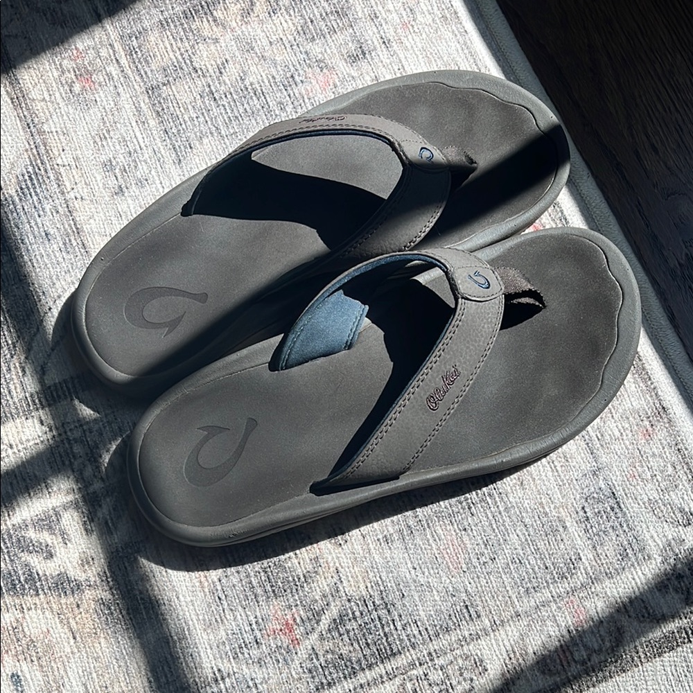 OluKai Brown Ohana Men’s Sandals